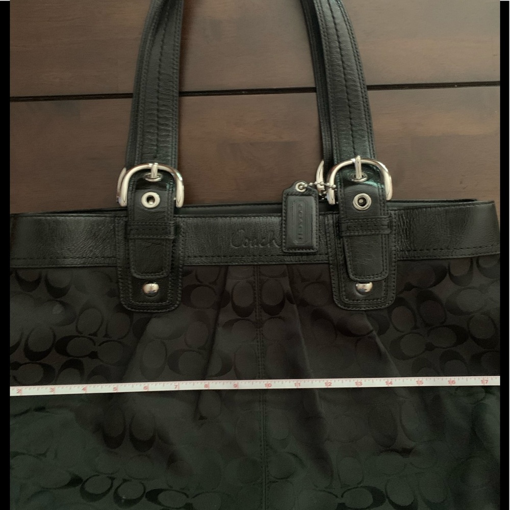 🖤 COACH Black Shoulder Bag 🖤